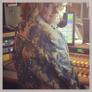 A radio DJ turns her gift for gab toward good deeds