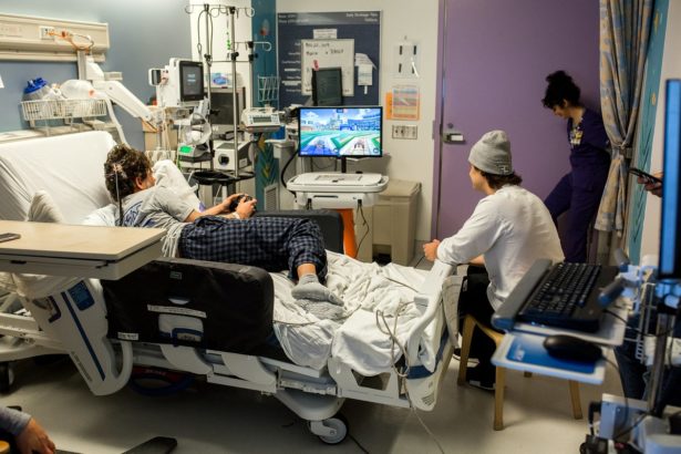 video games help with hospital stays
